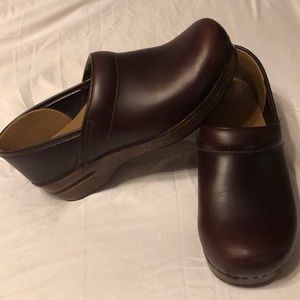 Dansko brown size 39 - $50 only wore a few times